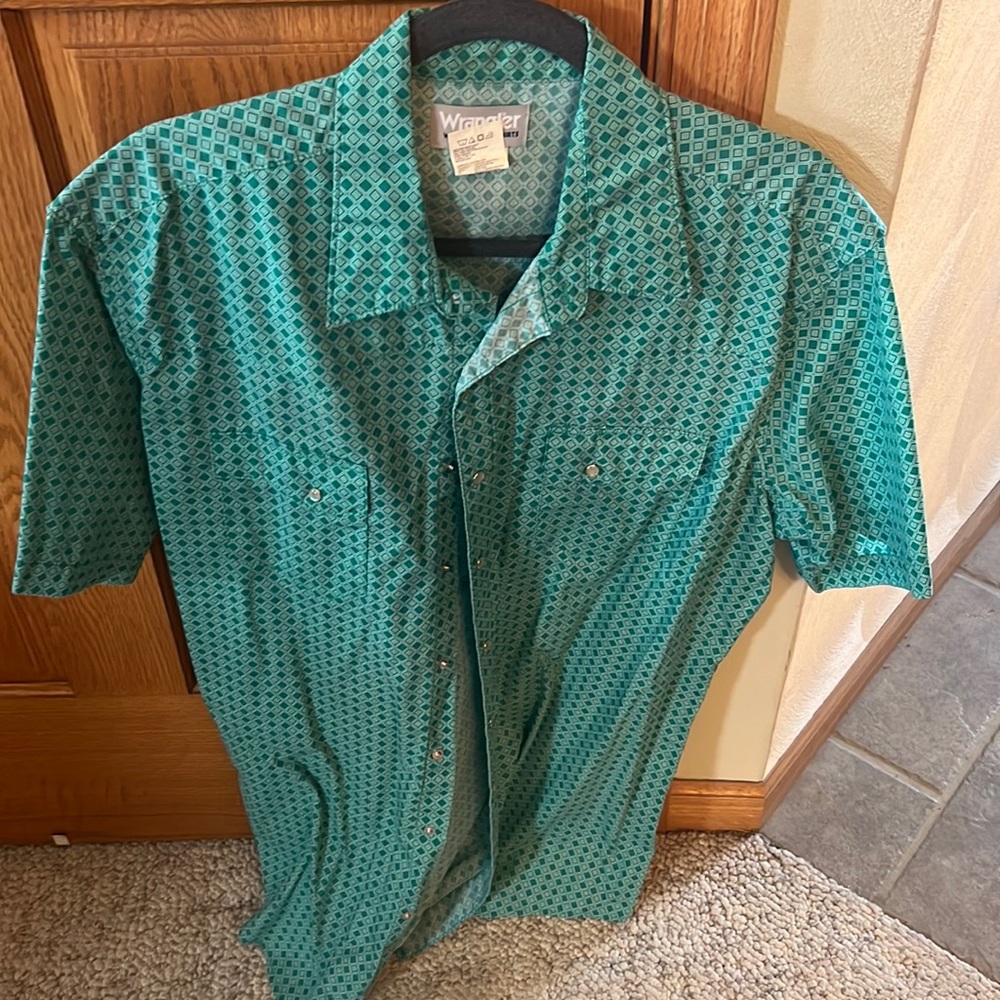 Like new wrangler shirt